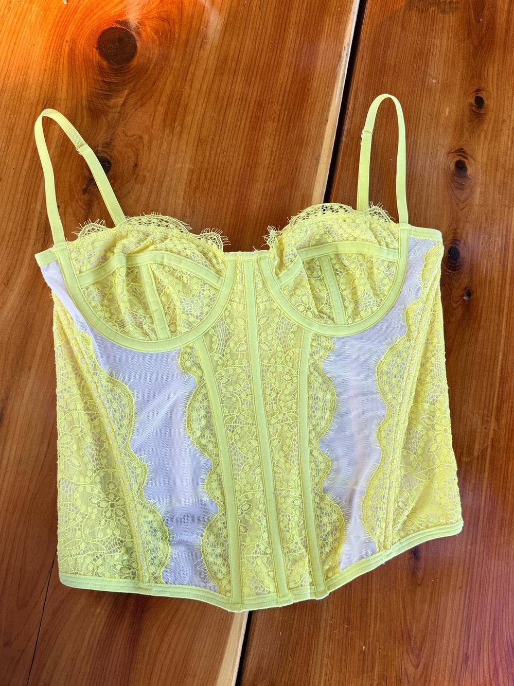 Urban Outfitters NWOT Lemon Yellow Lace Corset Women Intimates Medium